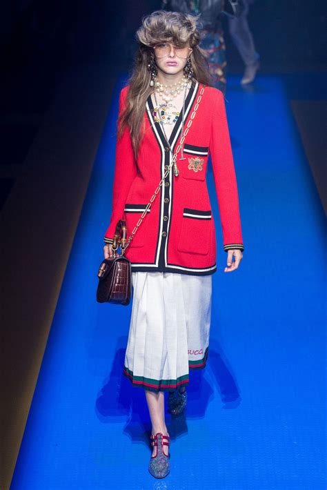 sfilata 2018 gucci estate donna 2018|Sfilata Gucci Primavera estate 2018: tutto quello che devi sapere .